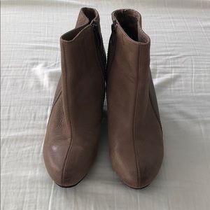 Vince Camuto Shoes - Vince Camuto Wedge Heels Vince Camuto Shoes - Vince Camuto Wedge Heels
